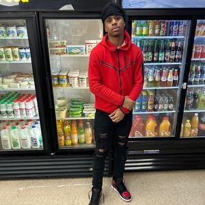 Meet your Posher, Raymond